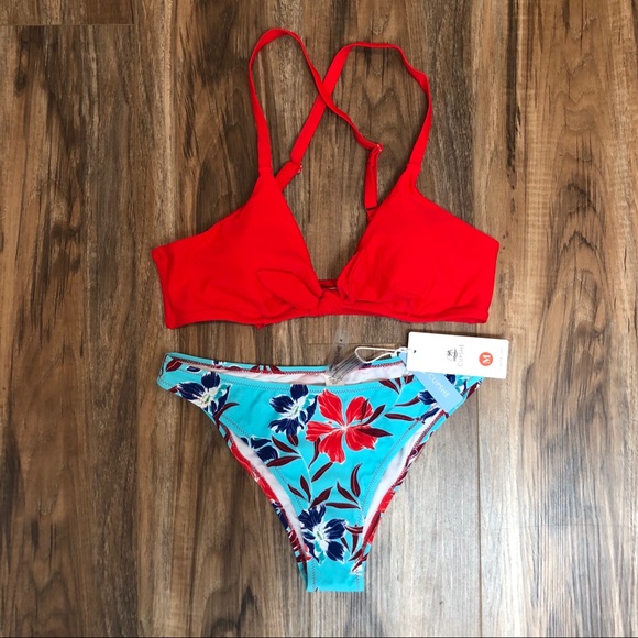 Cupshe Other - Cupshe red floral bikini medium new